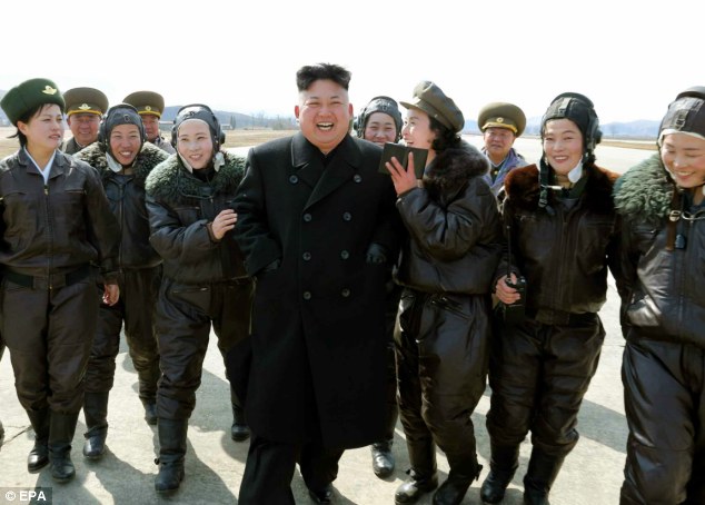 Kim Jong-un sẽ "sang Trung Quốc" ẩn náu nếu Triều Tiên sụp đổ