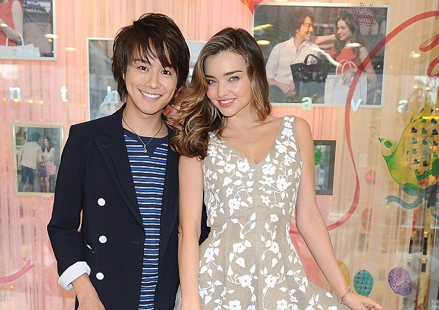 Miranda Kerr rạng rỡ như mùa xuân ở Nhật Bản
