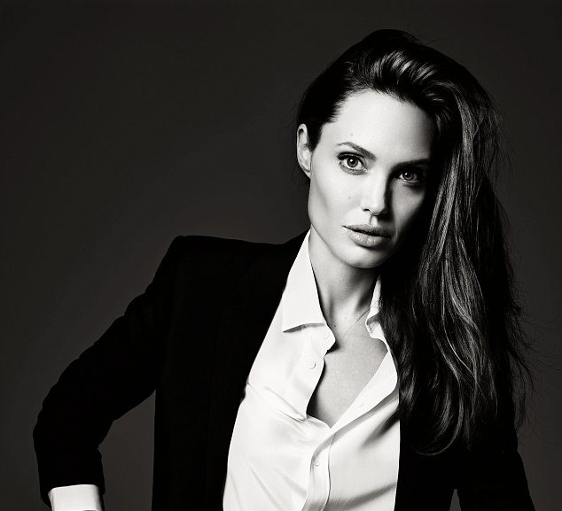 Angelina Jolie trải lòng về Brad và tuổi trẻ nổi loạn