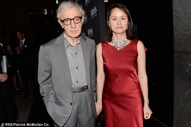 Woody và vợ hiện tại cũng là con gái nuôi người Hàn Quốc