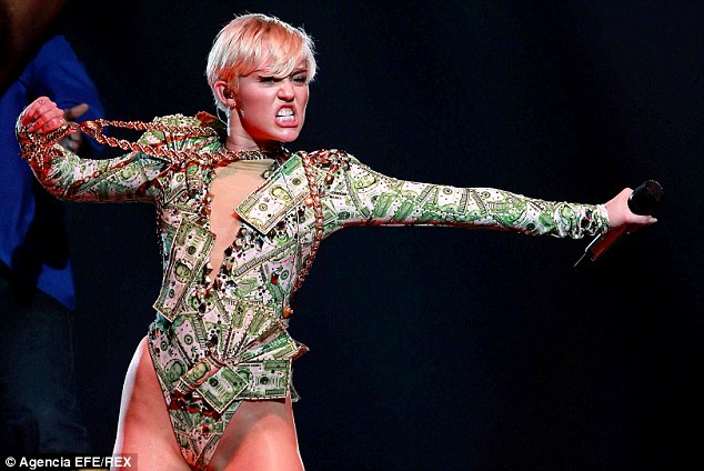 Dọa tự tử nếu không gặp được Miley Cyrus
