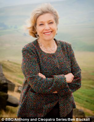 Nữ diễn viên Anne Reid