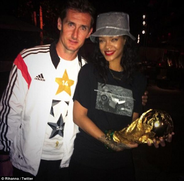 Rihanna v&agrave; King Klose