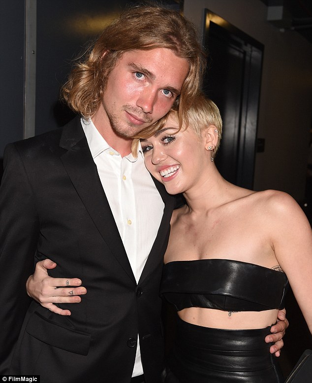 Miley v&agrave; Jesse