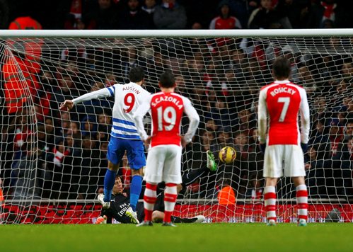 Charlie Austin r&uacute;t ngắn c&aacute;ch biệt c&ograve;n 1-2 cho QPR