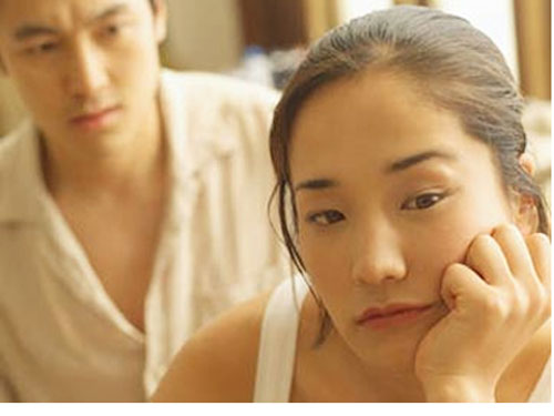"Rước cái thứ đó về để nó trèo lên đầu mày mà ngồi à?"