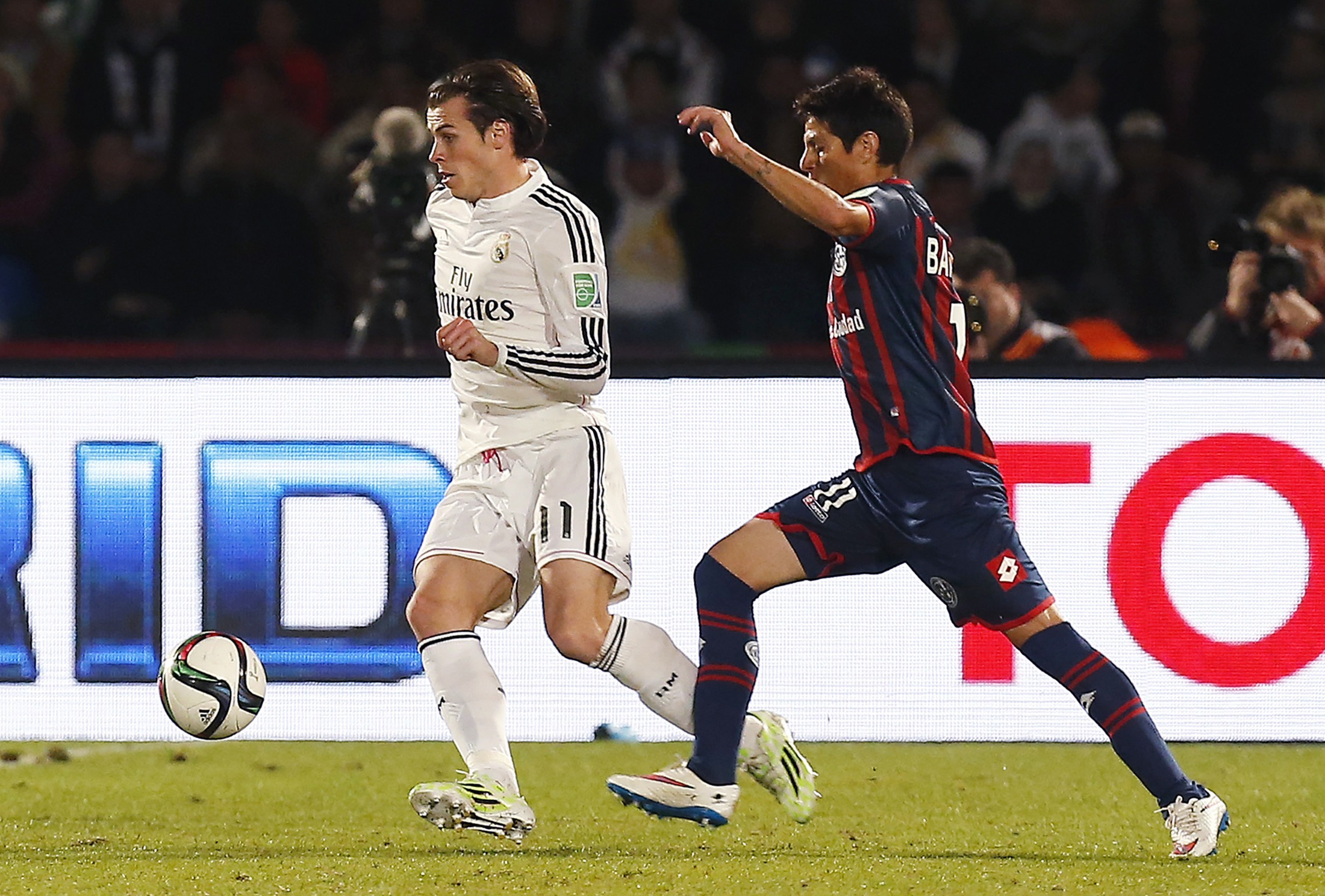 Gareth Bale trong trận Real Madrid thua AC Milan 2-4 rạng s&aacute;ng 31-12