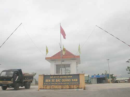 Vắng hoe bến xe tiền tỉ