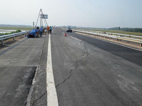 Lún, nứt là do ông trời