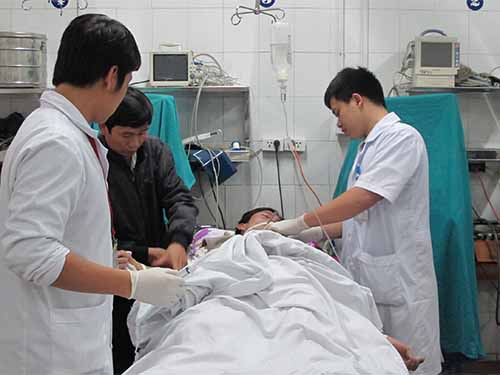 Cấm bán rượu bia sau 22 giờ: Không dễ!