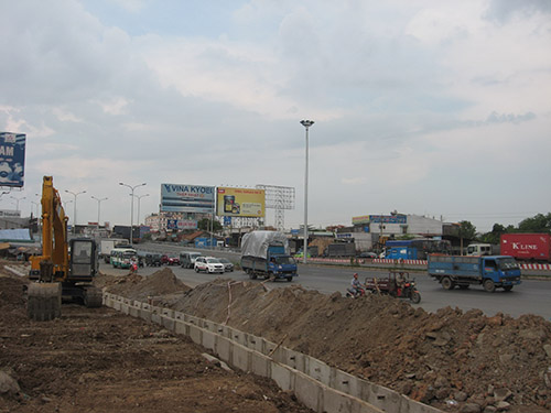 Ngổn ngang cầu Đồng Nai