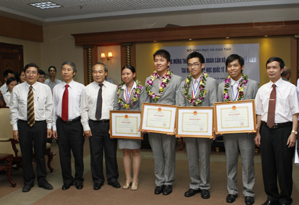 Trường ĐH Khoa học Tự nhiên tổ chức Olympic Hóa học 2014