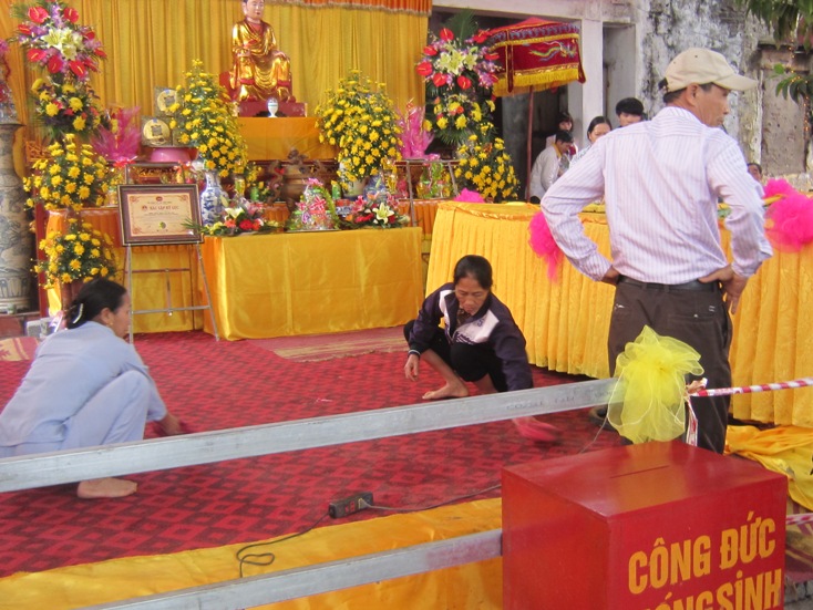 Lau s&agrave;n để tr&aacute;nh bụi bẩn, ẩm mốc l&agrave;m hỏng b&aacute;nh