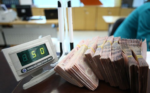L&atilde;i suất &ldquo;l&ugrave;n&rdquo; đang g&oacute;p phần phản &aacute;nh một thời kỳ vay với chi ph&iacute; tốt nhất trong nhiều năm qua. Nhưng vay được hay kh&ocirc;ng, ng&acirc;n h&agrave;ng cho vay được hay kh&ocirc;ng lại l&agrave; chuyện kh&aacute;c.