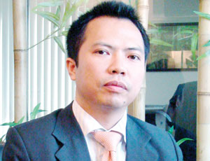 Mua bán bất động sản: “Khó khăn của anh, cơ hội của tôi”