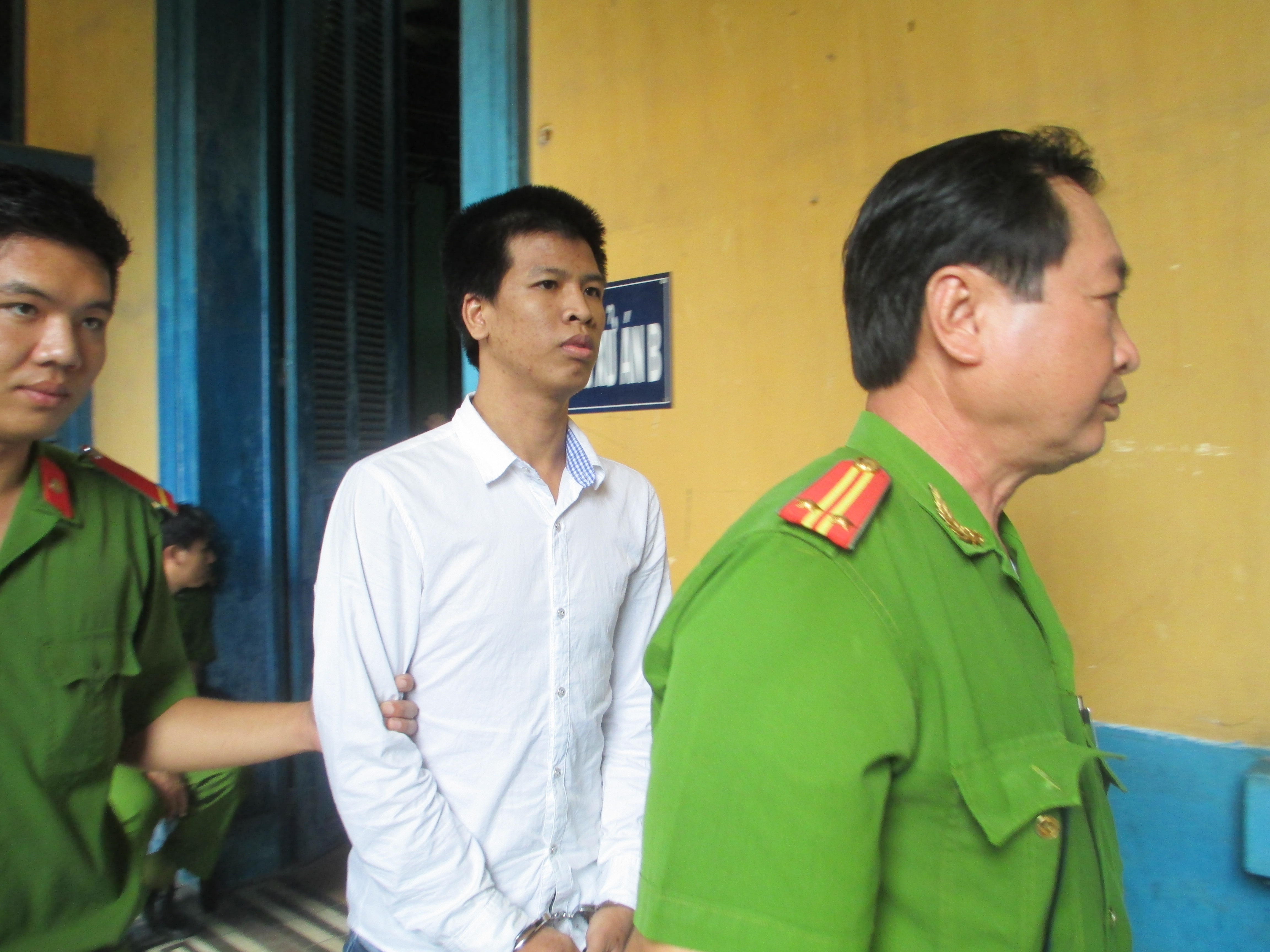 “Mây mưa” với người tình nhí, thanh niên xộ khám 13 năm