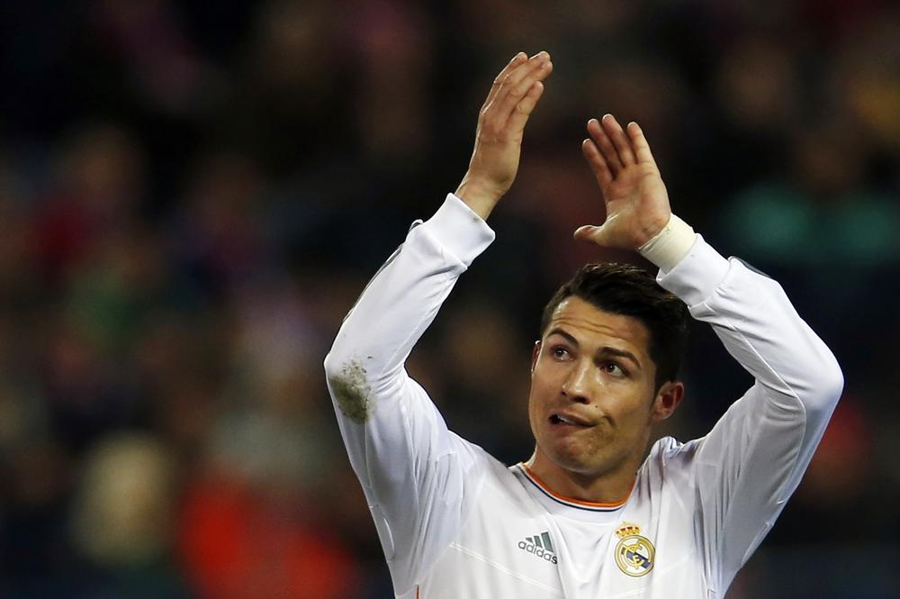 Lên chức ông chủ, Beckham đòi "mua" Ronaldo