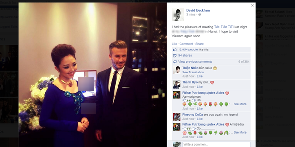 Beckham đưa bức ảnh chụp c&ugrave;ng T&oacute;c Ti&ecirc;n l&ecirc;n Facebook của anh