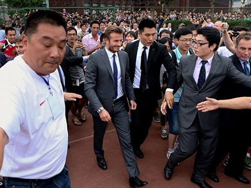 David Beckham đi bar ở Hà Nội