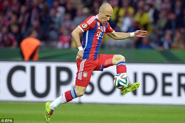 Nhiều khả năng Robben sẽ kho&aacute;c &aacute;o M.U trong m&ugrave;a giải mới