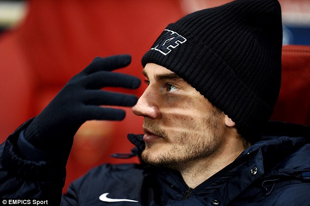 Say rượu, tiền đạo Arsenal giở trò “bệnh hoạn” với tài xế nam