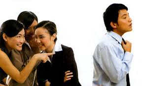 Sống tốt ở công ty  có “bè phái”