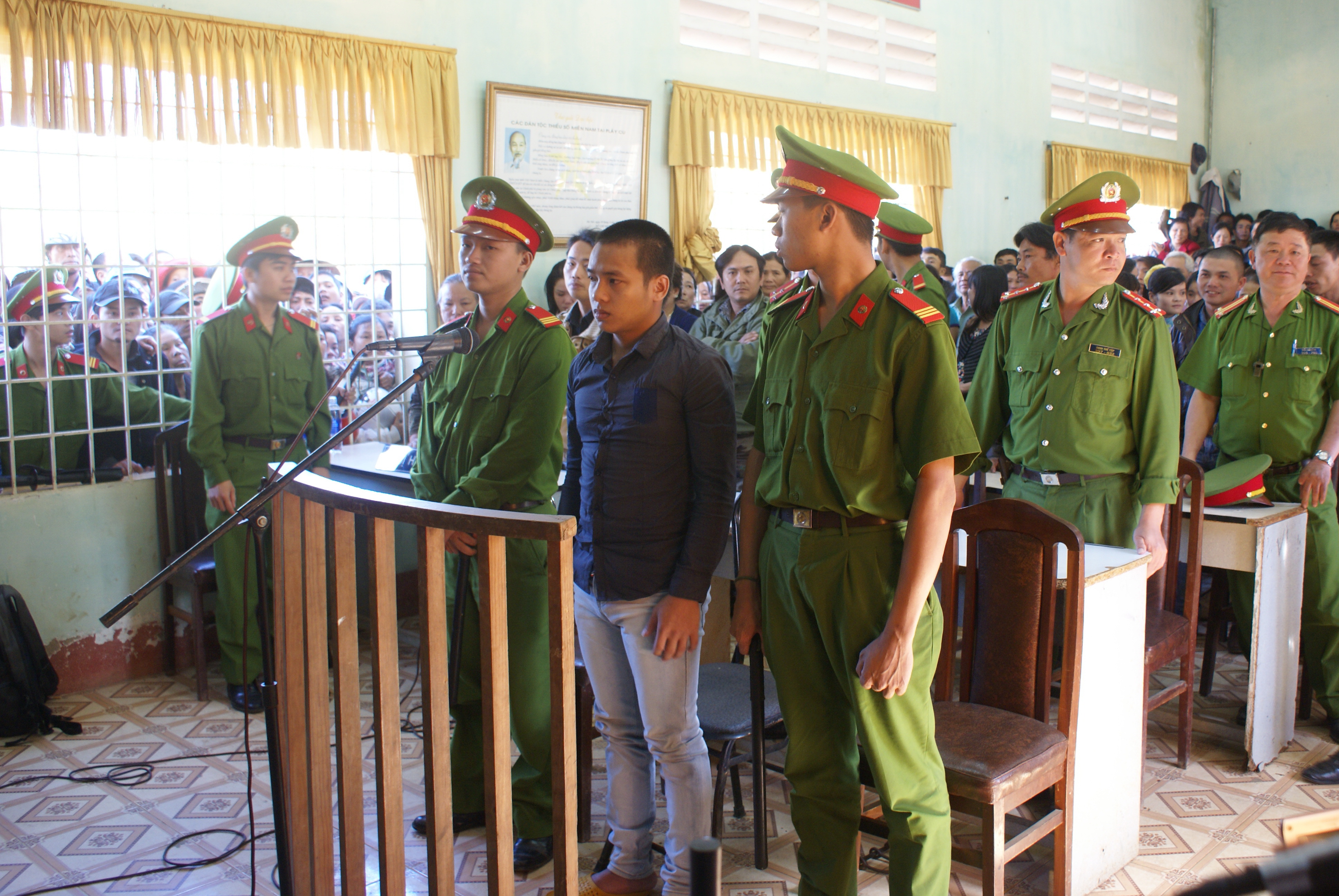 Tử hình kẻ giết vợ chồng chủ trại gà
