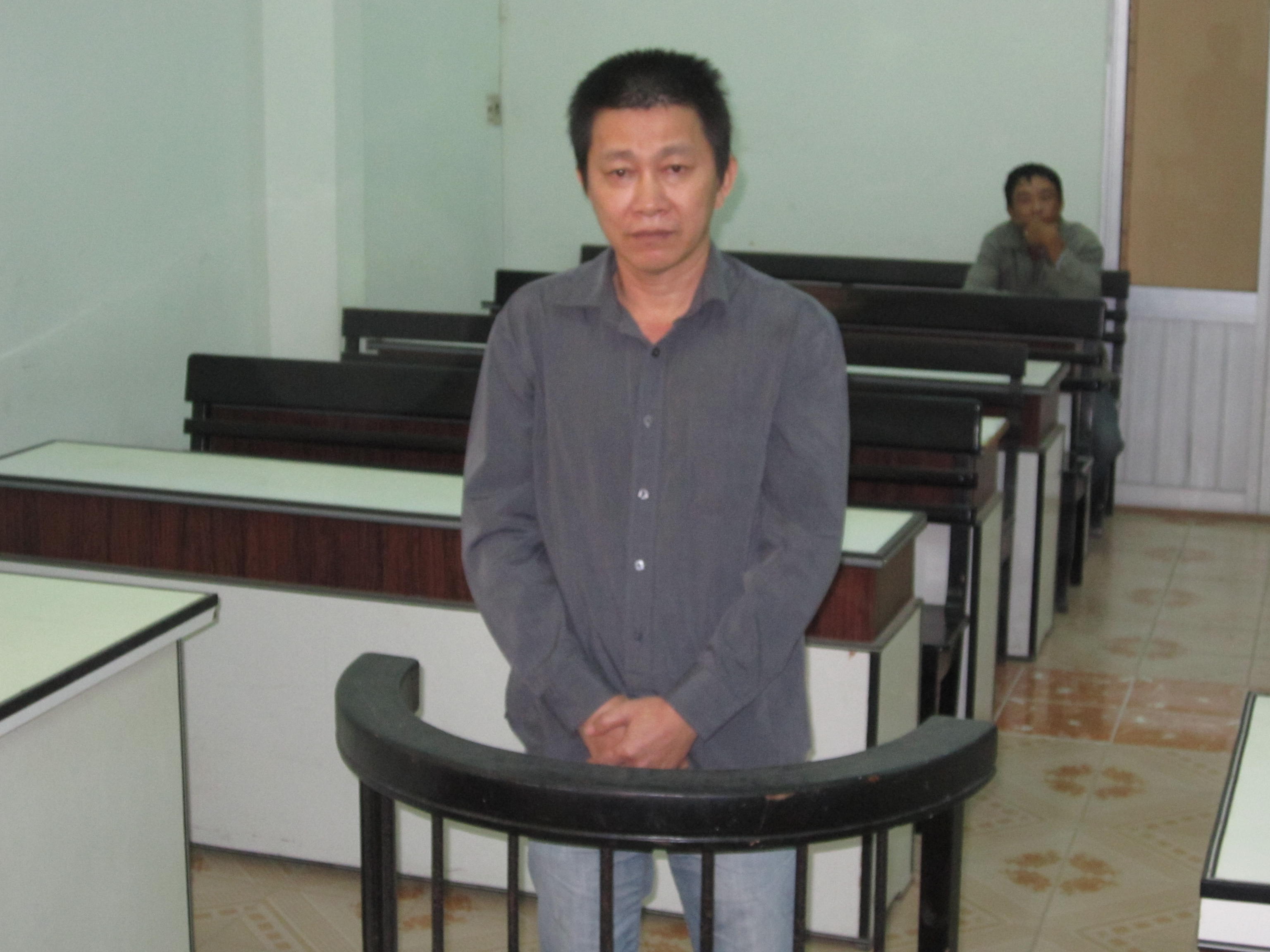 Lừa đảo gần 6 tỉ đồng, nguyên phóng viên được giảm án