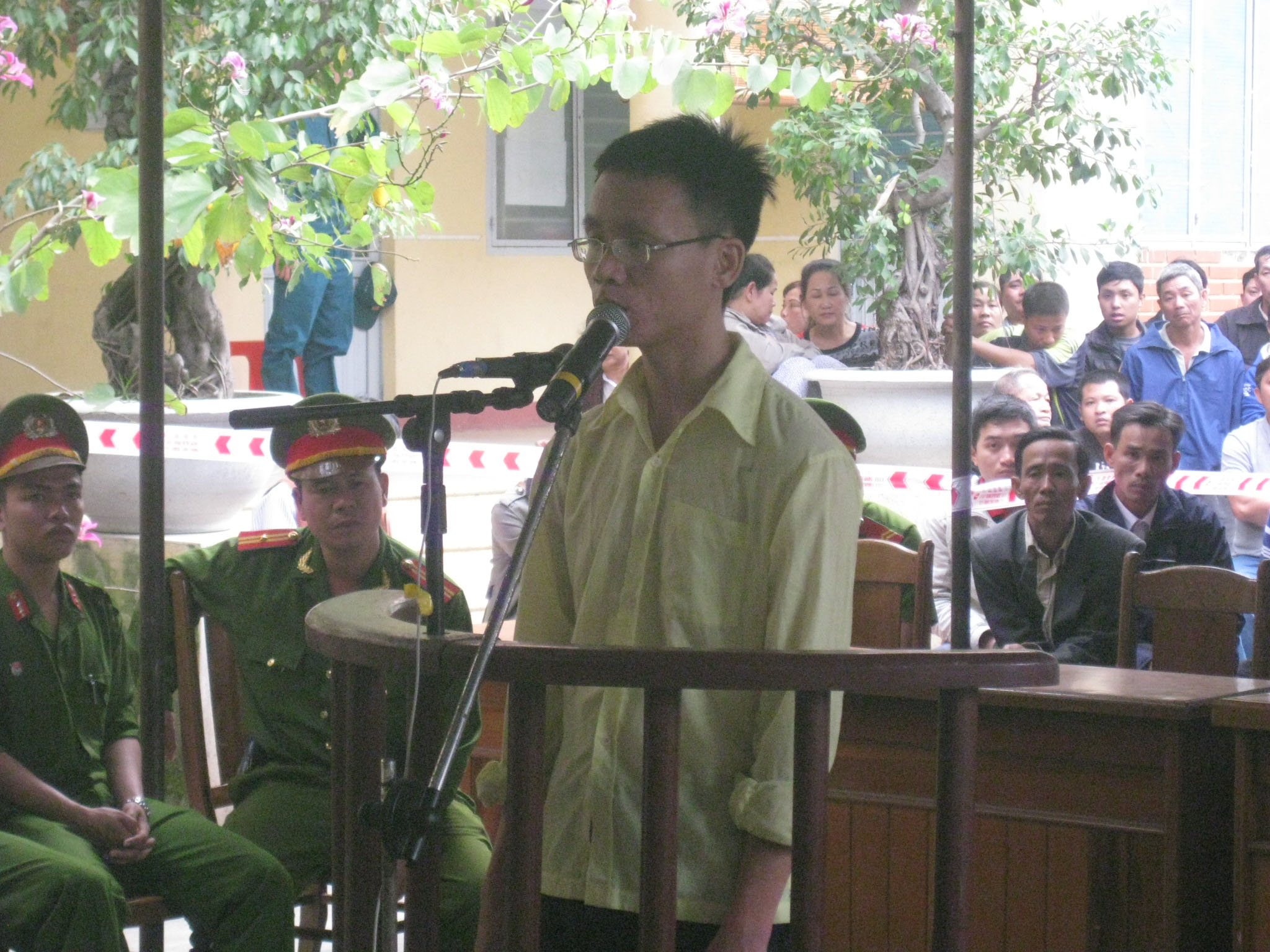 Bị c&aacute;o Tuấn tại phi&ecirc;n t&ograve;a sơ thẩm