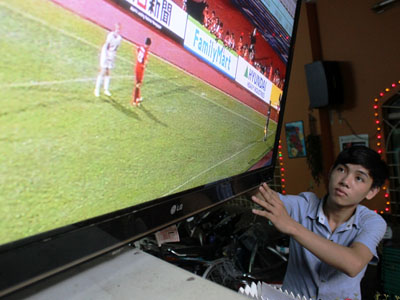 World Cup 2014: Hàng quán "nóng ruột" chờ bóng lăn