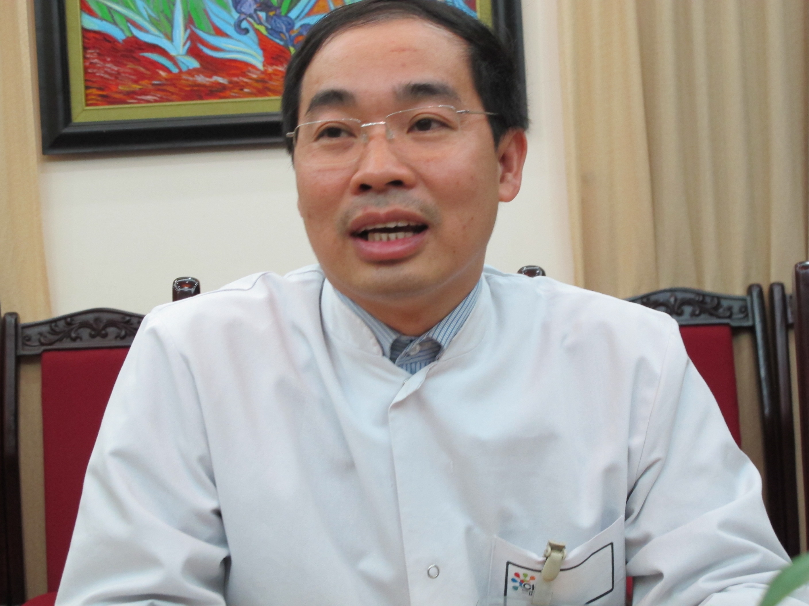 Bác sĩ Nguyễn Đình Hưng, Phó Giám đốc BV Đa khoa Xanh Pôn (Hà Nội) cho biết sưc skhoer bệnh nhân D. vẫn rất nguy hiểm