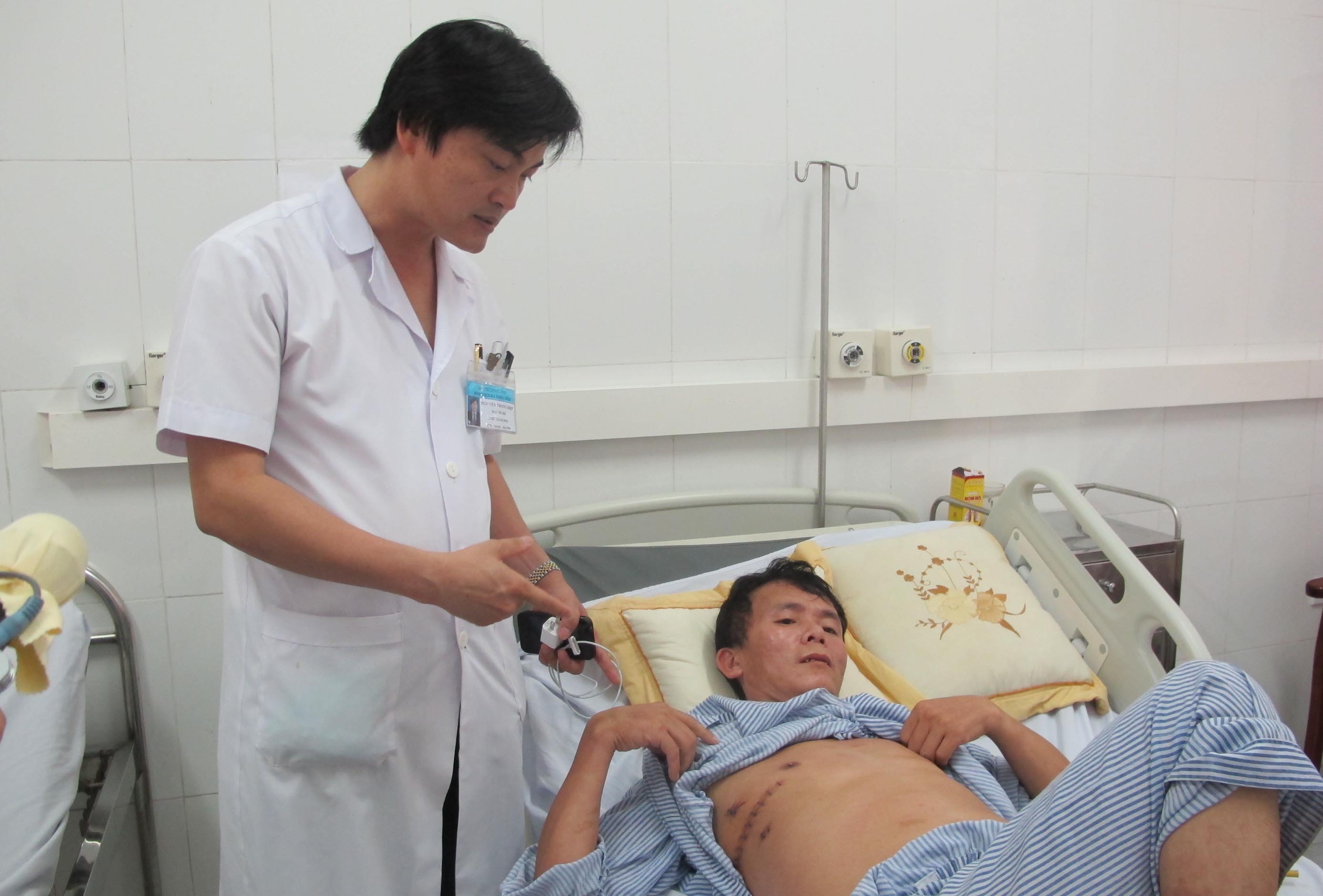 Một ca phẫu thuật kh&oacute; cho bệnh nh&acirc;n bị đứt cuống phổi do tai nạn lao động được thực hiện tại BV ĐK tỉnh Quảng Ninh