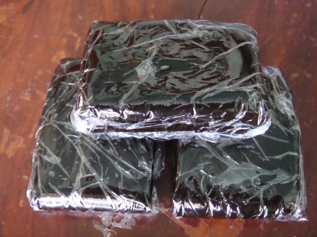 Những lạng cao ngựa do &ocirc;ng Th&acirc;n Văn S&aacute;u nấu.