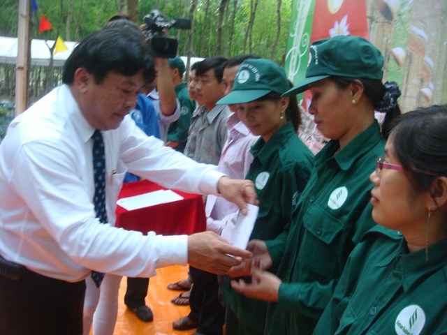Tôn vinh thành quả của người lao động