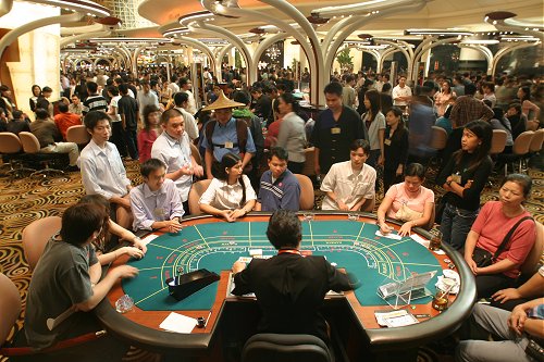 Kinh doanh casino: Người Việt có được đánh bài?
