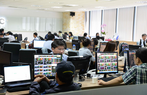 Chứng khoán bùng nổ trong ngày đầu tháng 10