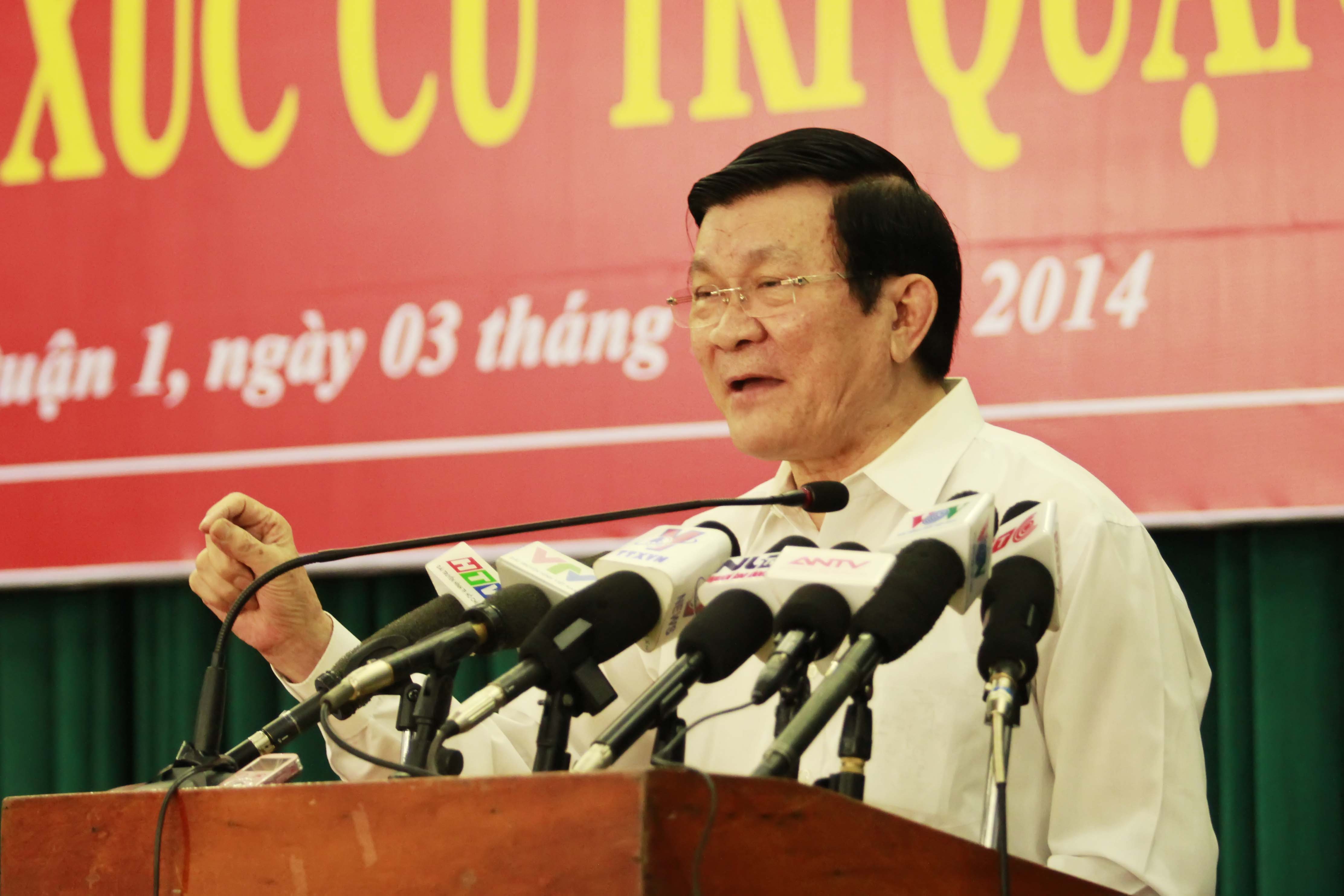 Chủ tịch nước Trương Tấn Sang trả lời cử tri quận 1, s&aacute;ng 3-12.