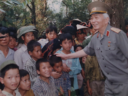 Sáng mãi Điện Biên
