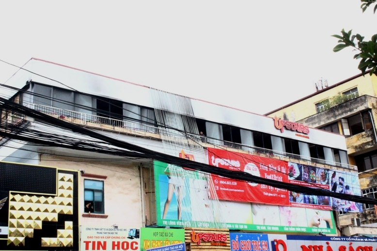 Vụ ch&aacute;y xảy ra tại nh&agrave; h&agrave;ng Upstairs tr&ecirc;n tầng 3 của to&agrave; nh&agrave;