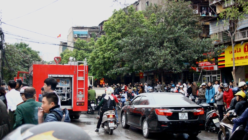Khu vực xảy ra vụ ch&aacute;y nằm ở khu vực d&acirc;n cư đ&ocirc;ng đ&uacute;c