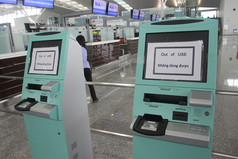 Tuy vậy một số thiết bị như máy check-in tự động vẫn chưa đi vào hoạt động chính thức
