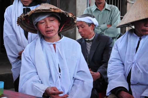 Cụ bà đột ngột tử vong sau khi tiêm thuốc bổ não