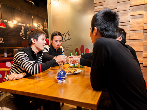 Thức ăn nhanh dễ bị làm “đểu”