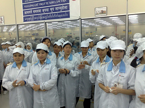 Cố trốn, không chịu về!