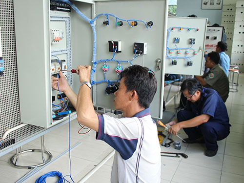 Giỏi nghề để giữ việc