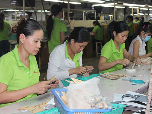 Khó mấy vẫn lo cho công nhân