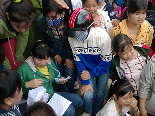Công nhân Công ty PIA Toàn Cầu đã nhận lương
