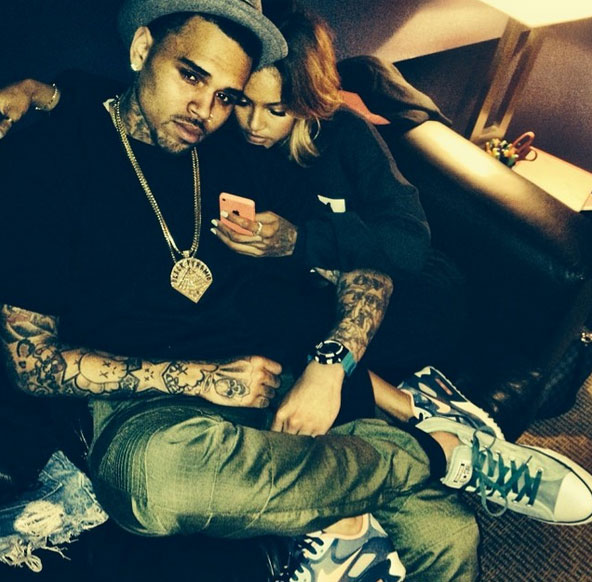 Chris Brown hết lời khen ngợi bạn gái gốc Việt