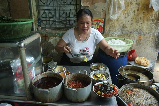 Thu nửa tỉ mỗi năm nhờ bán bún ốc 3 đời
