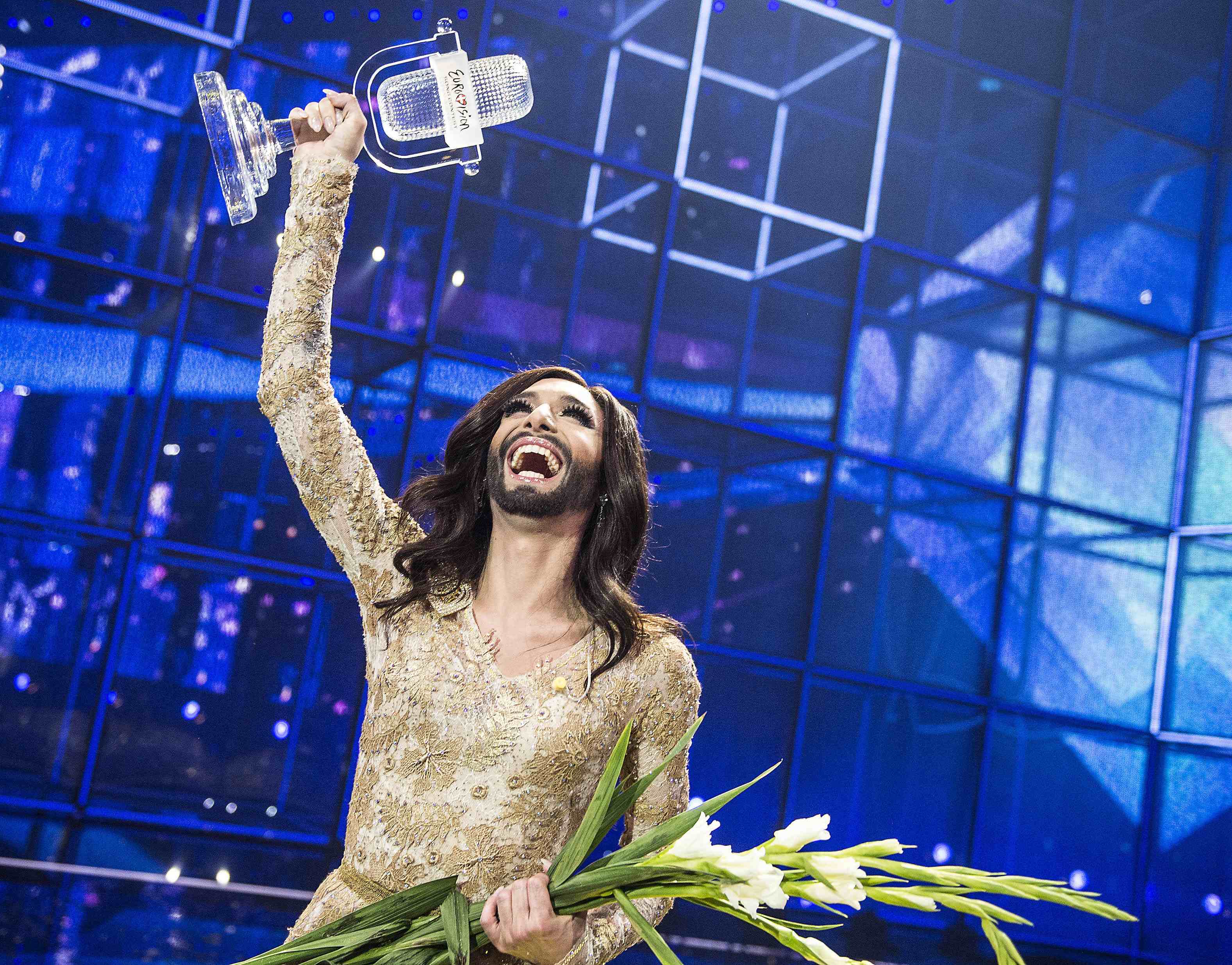 Chiến thắng tại Eurovision, “nữ hoàng có râu” mang vinh quang về Áo